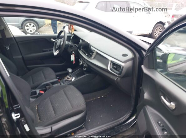 3KPA24AD4PE565747 2023 KIA RIO Черный Вид салона спереди