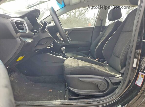 3KPA24AD6ME382832 2021 KIA RIO Черный Вид салона спереди
