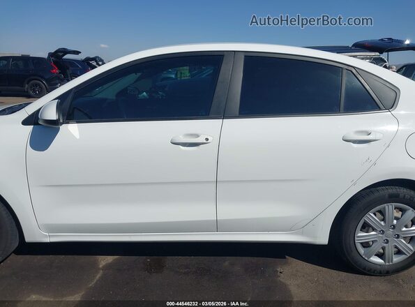 3KPA24AD7ME413246 2021 KIA RIO White 