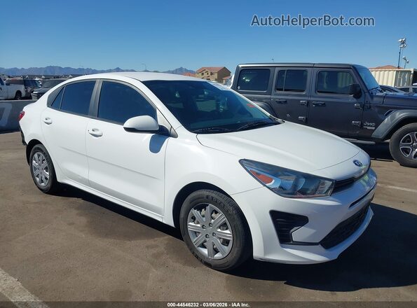 3KPA24AD7ME413246 2021 KIA RIO White Przód prawy