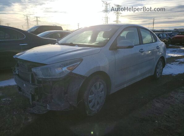 3KPA24AD8ME413644 2021 KIA RIO Silver Передня ліва чверть