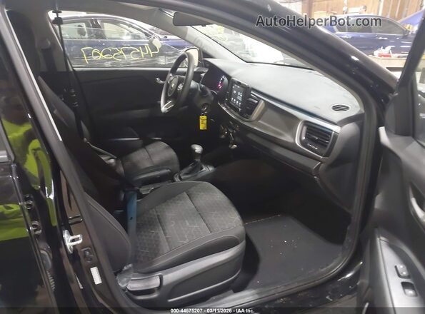 3KPA24AD9LE360113 2020 KIA RIO Черный Вид салона спереди