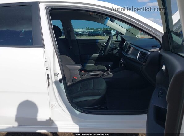 3KPA25AD0LE276672 2020 KIA RIO 5-DOOR White Widok wnętrza z przodu