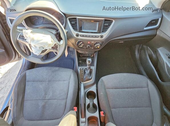 3KPC24A30JE014514 2018 HYUNDAI ACCENT Silver Widok deski rozdzielczej