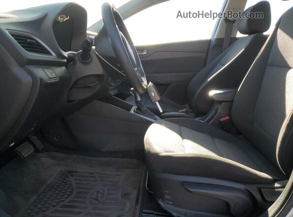 3KPC24A30KE063326 2019 HYUNDAI ACCENT Серебряный Вид салона спереди