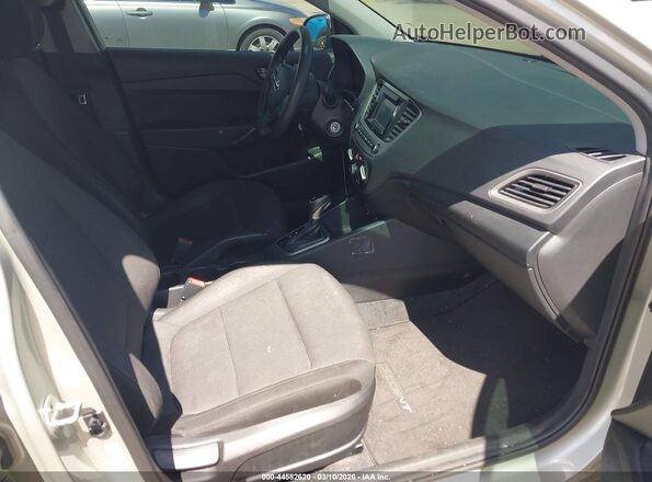 3KPC24A33KE048464 2019 HYUNDAI ACCENT Зеленый Вид салона спереди