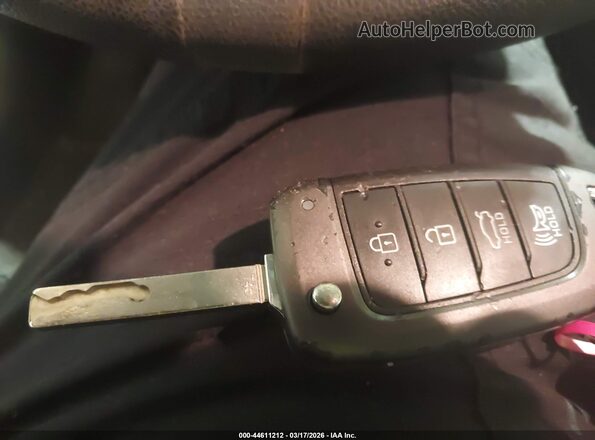 3KPC24A3XKE077041 2019 HYUNDAI ACCENT Белый Вид панели приборов