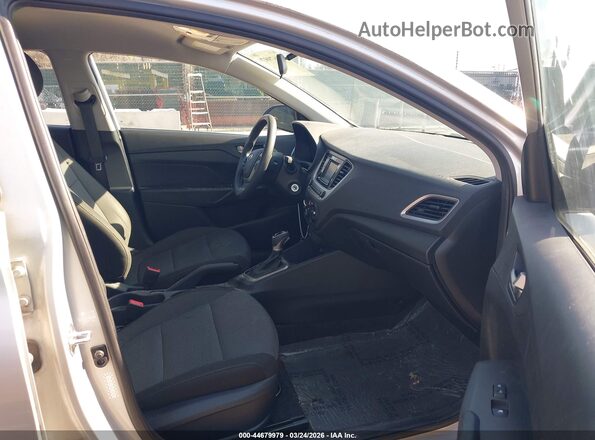 3KPC24A64ME143175 2021 HYUNDAI ACCENT Серебряный Вид салона спереди