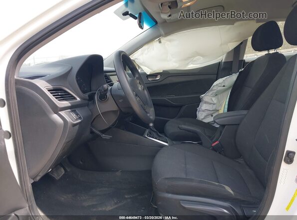 3KPC24A64NE176680 2022 HYUNDAI ACCENT Белый Вид салона спереди