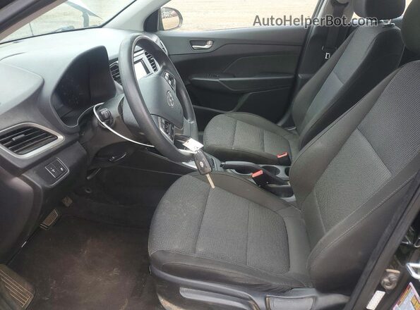 3KPC24A66LE109673 2020 HYUNDAI ACCENT Черный Вид салона спереди