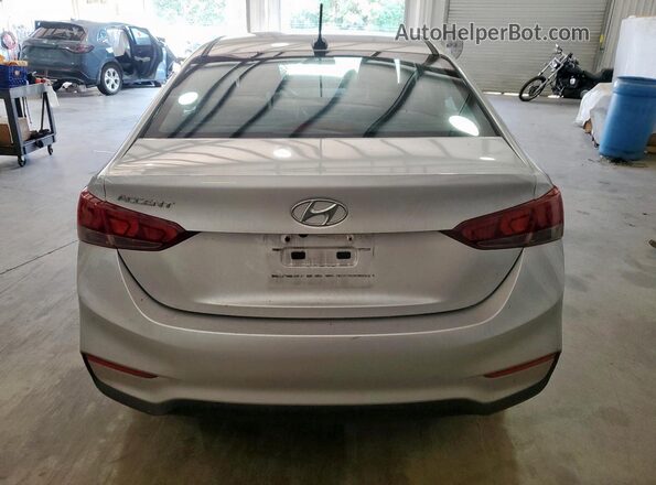 3KPC24A67NE170632 2022 HYUNDAI ACCENT Серебряный Вид сзади