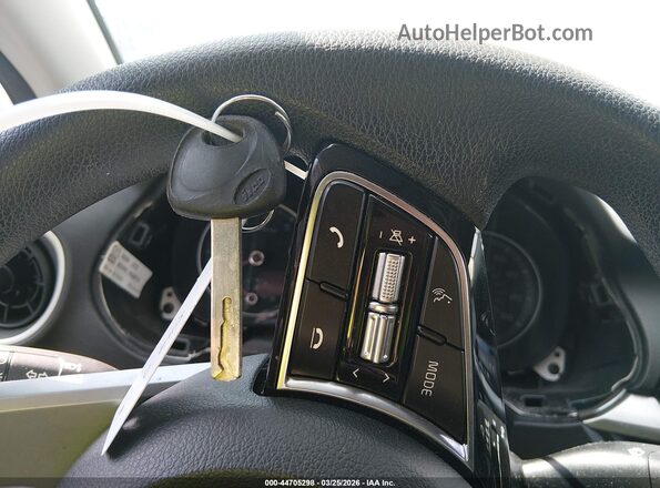 3KPF24AD0KE110800 2019 KIA FORTE Белый Вид панели приборов