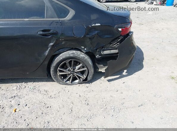 3KPF24AD1NE493876 2022 KIA FORTE Черный Вид спереди