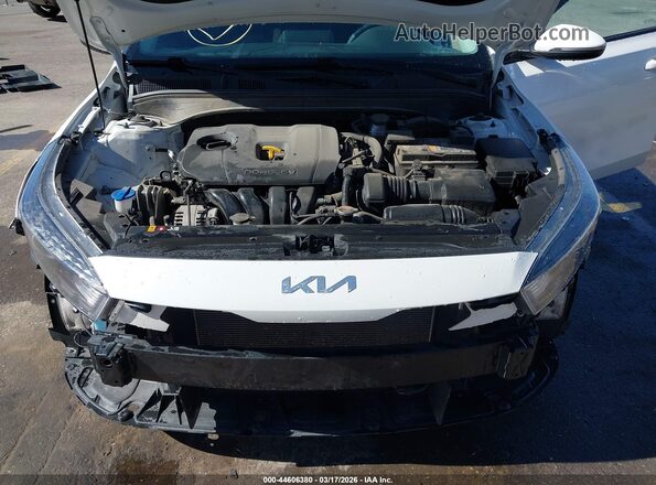 3KPF24AD1PE553044 2023 KIA FORTE Белый Вид сзади