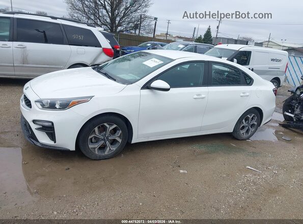 3KPF24AD2KE133897 2019 KIA FORTE White Widok wnętrza z tyłu