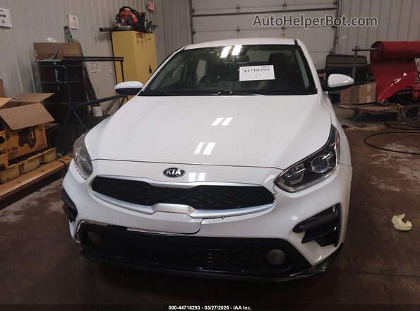 3KPF24AD2LE153715 2020 KIA FORTE Белый Вид панели приборов