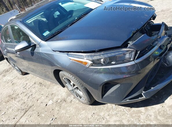 3KPF24AD2PE563453 2023 KIA FORTE Gray Delantero derecho
