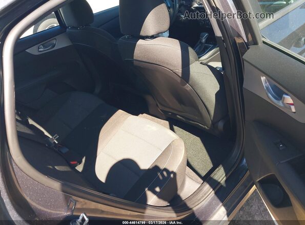 3KPF24AD2PE563453 2023 KIA FORTE Gray Vista de los asientos traseros