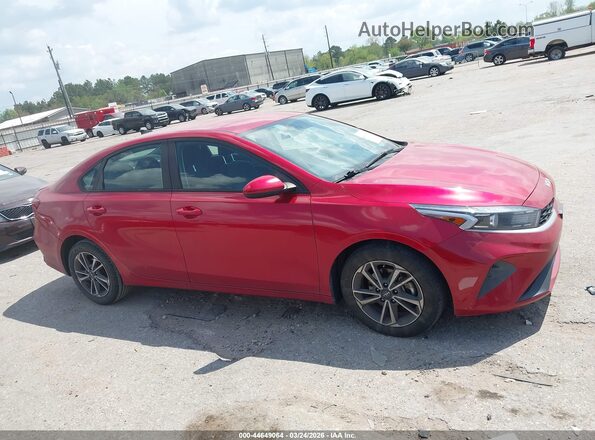 3KPF24AD2PE581953 2023 KIA FORTE Red Widok wnętrza z tyłu