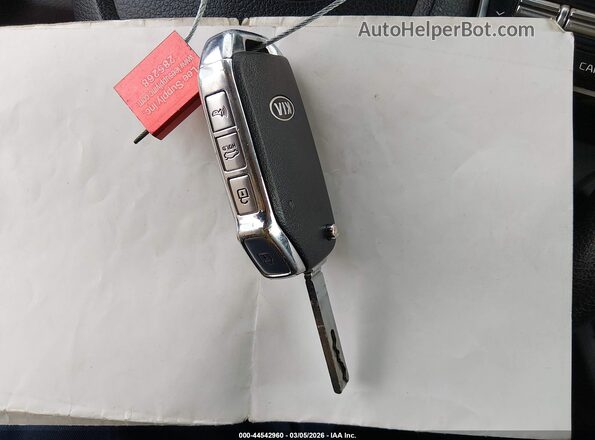 3KPF24AD3ME336123 2021 KIA FORTE Красный Вид панели приборов