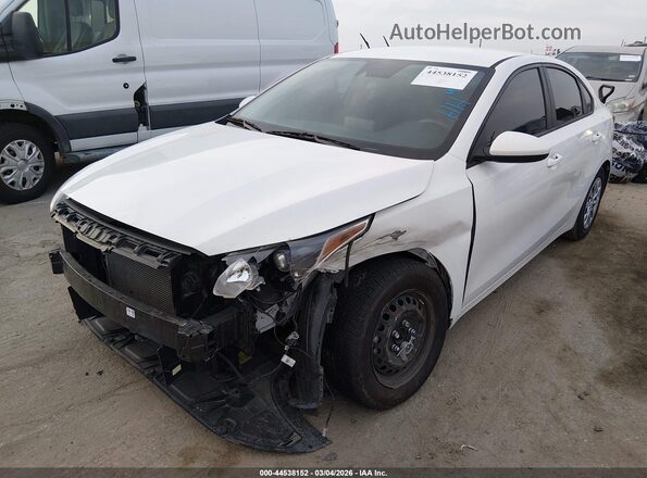 3KPF24AD4ME396704 2021 KIA FORTE Белый Передняя левая четверть