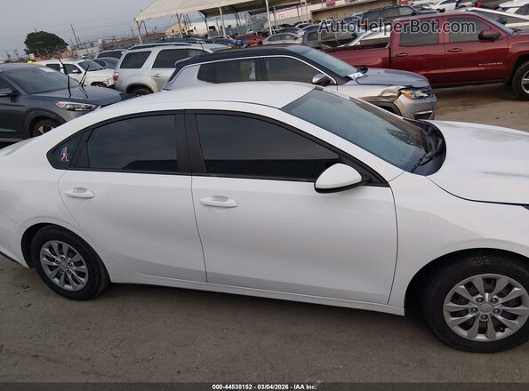 3KPF24AD4ME396704 2021 KIA FORTE Белый Панорамный вид салона 360°