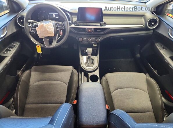 3KPF24AD4RE733783 2024 KIA FORTE Черный Вид панели приборов