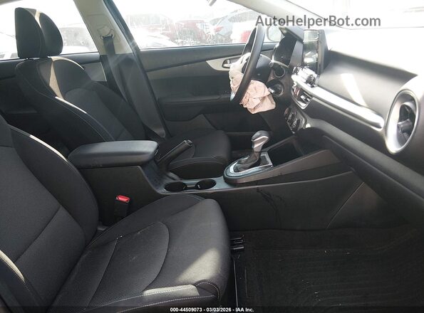 3KPF24AD5RE794611 2024 KIA FORTE Серый Вид салона спереди