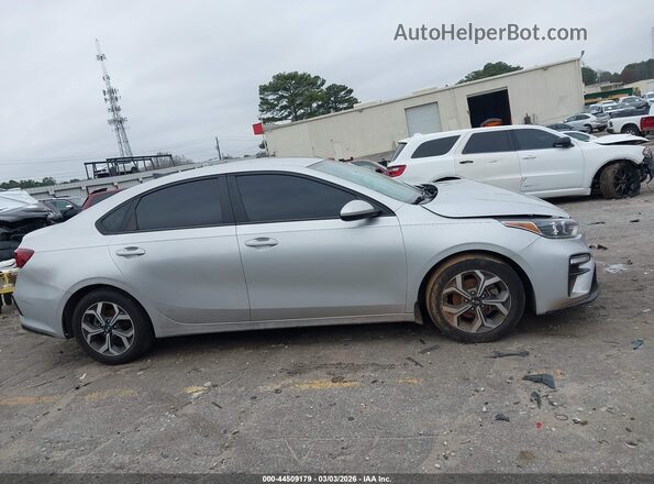 3KPF24AD6LE251680 2020 KIA FORTE Серебряный Вид задней части салона