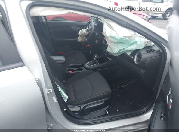 3KPF24AD6ME327755 2021 KIA FORTE Silver Widok wnętrza z przodu