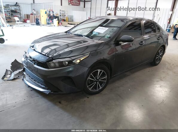 3KPF24AD7PE567773 2023 KIA FORTE Серый Передняя левая четверть