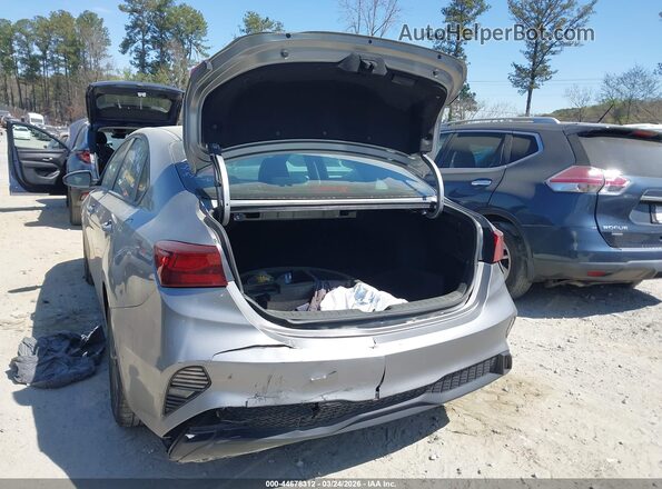 3KPF24AD7RE749069 2024 KIA FORTE Серебряный Вид спереди