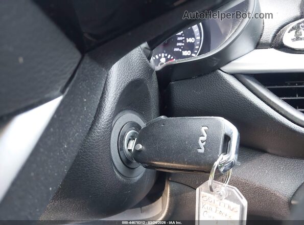 3KPF24AD7RE749069 2024 KIA FORTE Серебряный Вид панели приборов