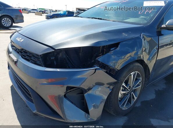 3KPF24AD7RE841072 2024 KIA FORTE Gray Вид спереду