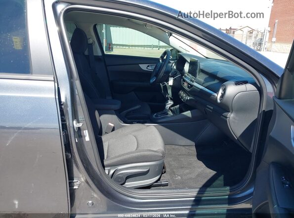 3KPF24AD7RE841072 2024 KIA FORTE Gray Вид салону спереду