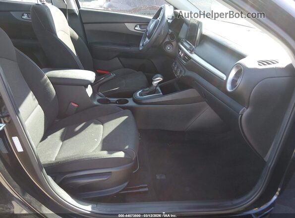 3KPF24AD8LE237697 2020 KIA FORTE Черный Вид салона спереди