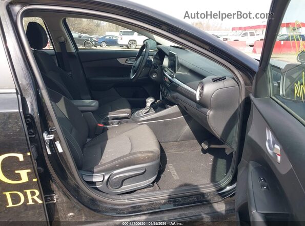 3KPF24AD8RE694941 2024 KIA FORTE Черный Вид салона спереди