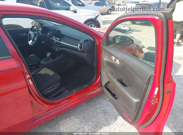 3KPF24AD9ME359003 2021 KIA FORTE Бордовый Вид салона спереди