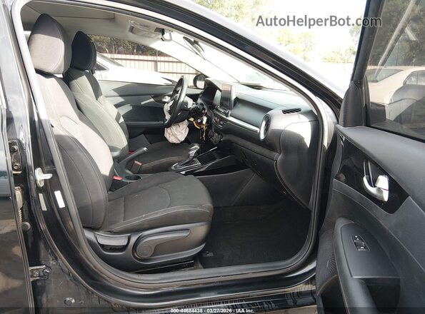 3KPF34AD0KE012234 2019 KIA FORTE Черный Вид салона спереди