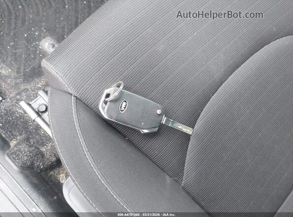 3KPF34AD1KE035490 2019 KIA FORTE Синий Вид панели приборов