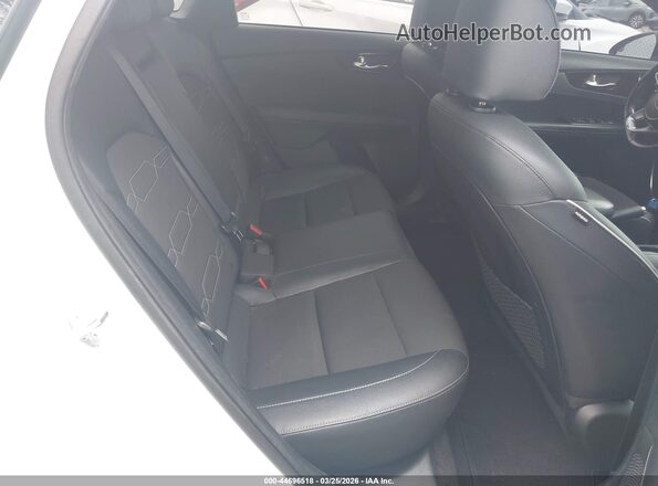3KPF34AD3ME368132 2021 KIA FORTE White Вид наклейки з VIN-кодом