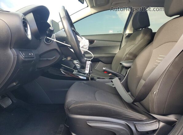 3KPF34AD6KE051491 2019 KIA FORTE Синий Вид салона спереди