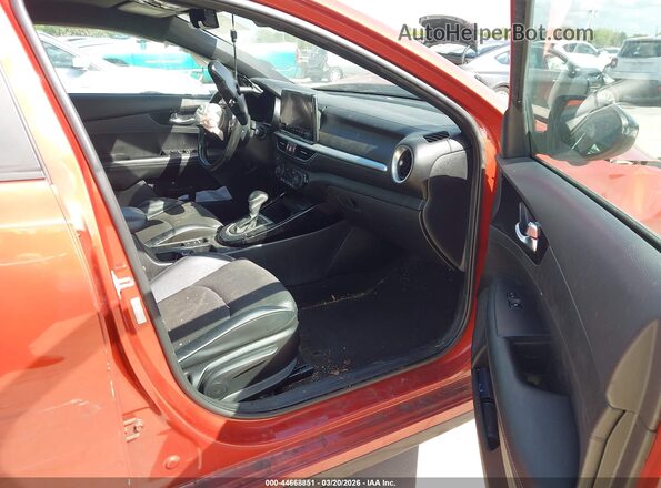 3KPF54AD2PE519458 2023 KIA FORTE Orange Vista interior delantera