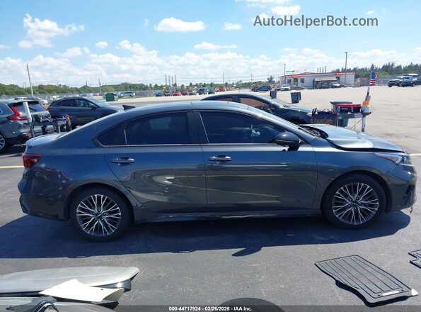 3KPF54AD7NE479021 2022 KIA FORTE Серый Вид задней части салона