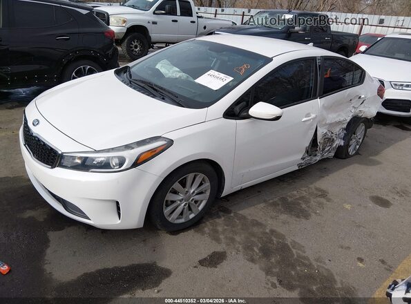 3KPFL4A70HE035192 2017 KIA FORTE Белый Передняя левая четверть