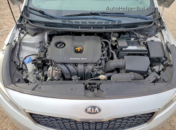 3KPFL4A75HE078135 2017 KIA FORTE Серебряный Вид задней части салона