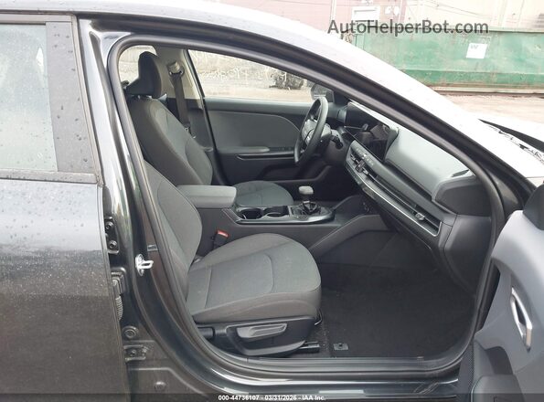 3KPFT4DE4SE169446 2025 KIA K4 Gray Вид салону спереду