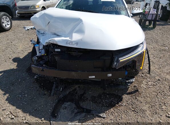 3KPFT4DE5SE140330 2025 KIA K4 Белый Вид спереди