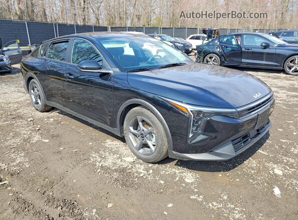 3KPFT4DE5TE263143 2026 KIA K4 Черный Передняя правая четверть