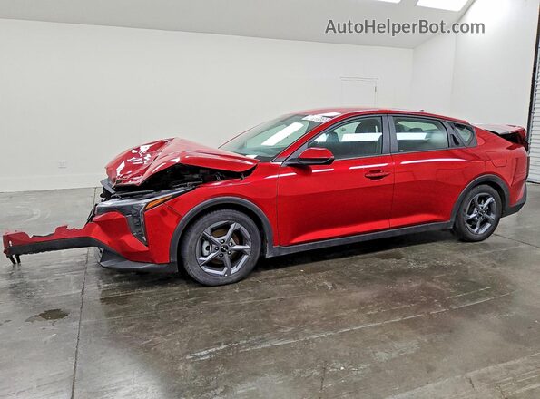 3KPFT4DE8SE144565 2025 KIA K4 Red Передня ліва чверть